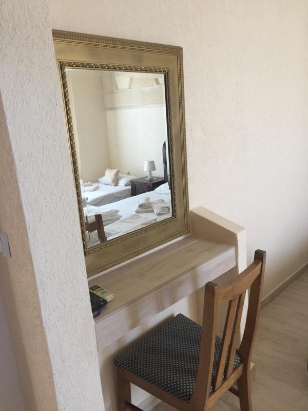 Triple Room with Balcony image 2