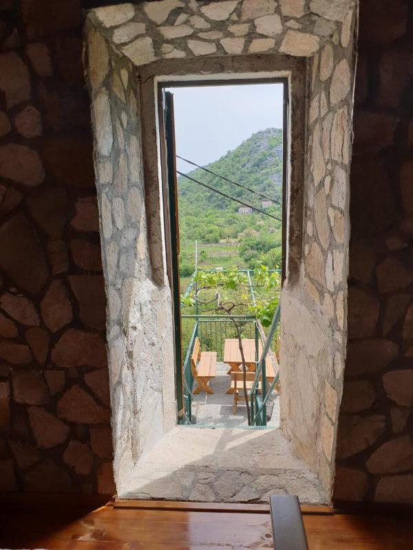 Deluxe Double Room with Balcony image 4