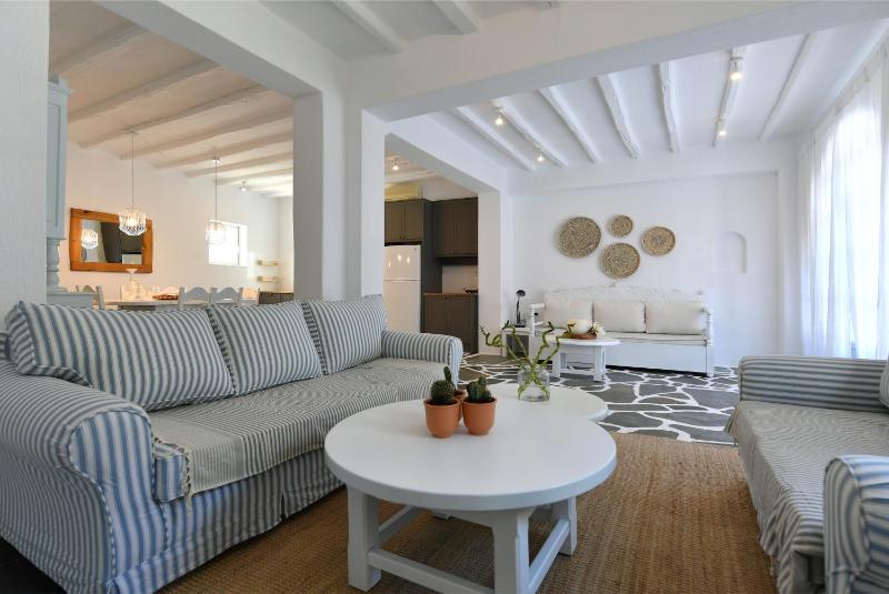 Santa Flora 3 Bedroom House â Parikiaâs Edge - image 28