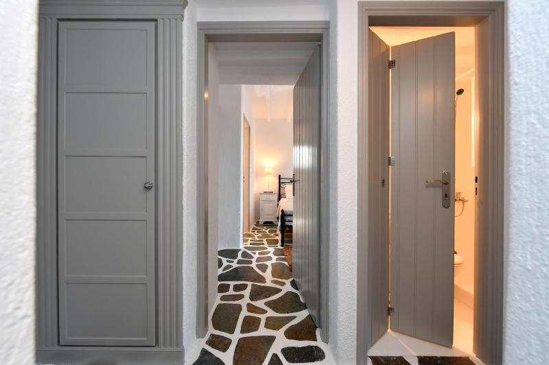 Santa Flora 3 Bedroom House â Parikiaâs Edge - image 2