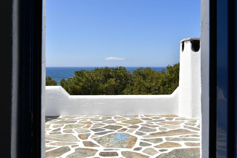 Santa Flora 3 Bedroom House â Parikiaâs Edge - image 3
