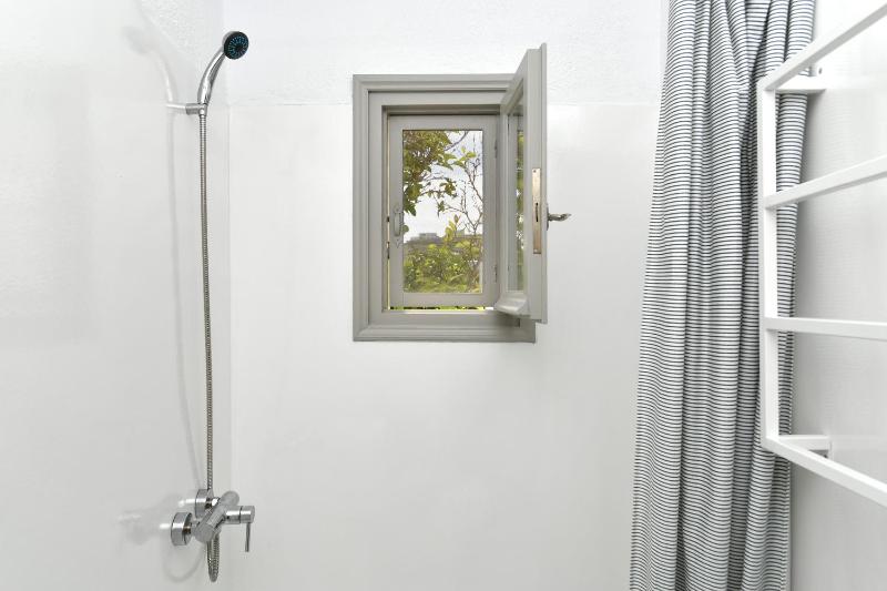 Santa Flora 3 Bedroom House â Parikiaâs Edge - image 27