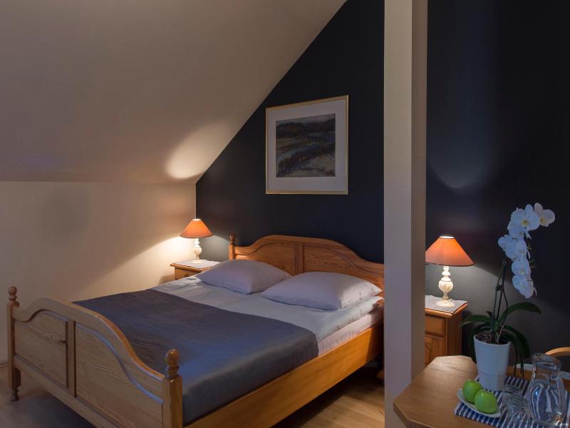 Double Room image 3