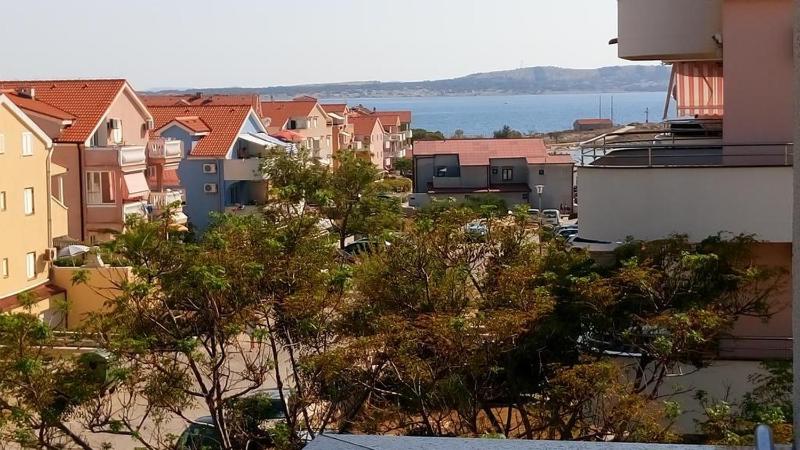 One-Bedroom Apartment with Terrace and Sea View image 3