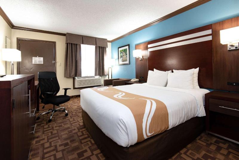 King Room - Non-Smoking image 3
