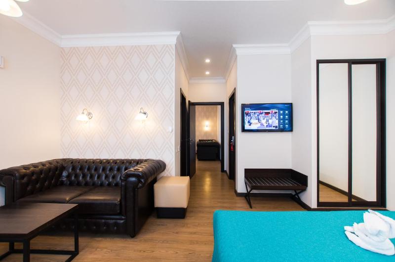 Superior Suite image 2