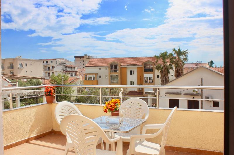 Nir Apartments Budva - image 1