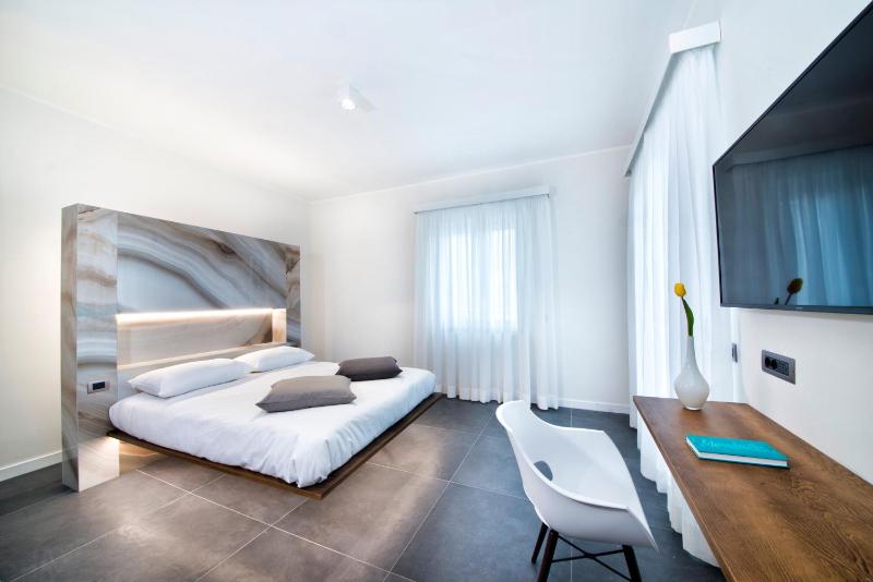 Queen Room with Sea View image 1