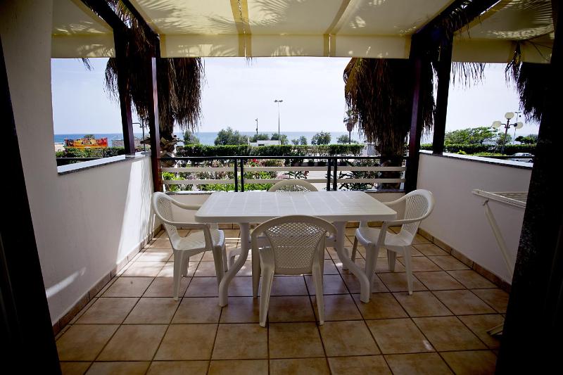 Apartment with Sea View image 3