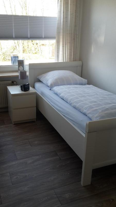 Standard Single Room image 2
