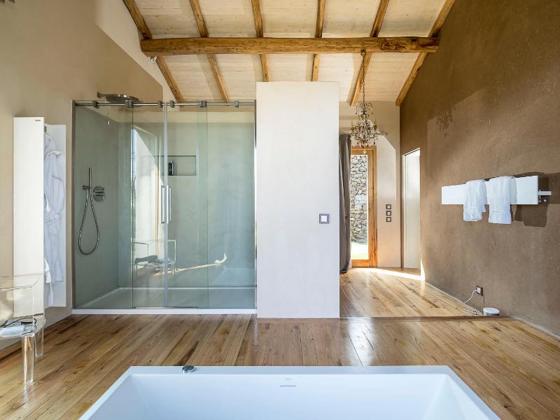 Two-Bedroom Villa image 2