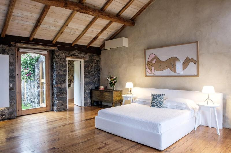 Suite - Separate Building image 1