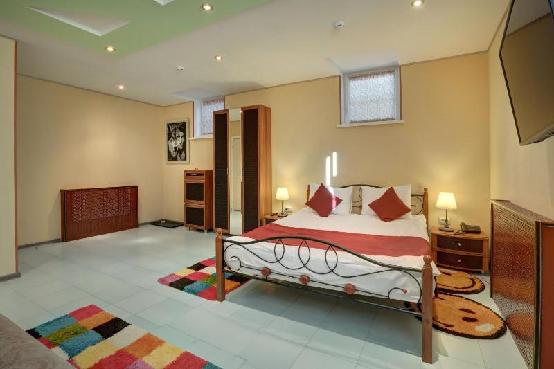 Standard Triple Room image 2