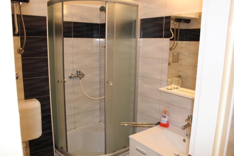 One-Bedroom Apartment image 3