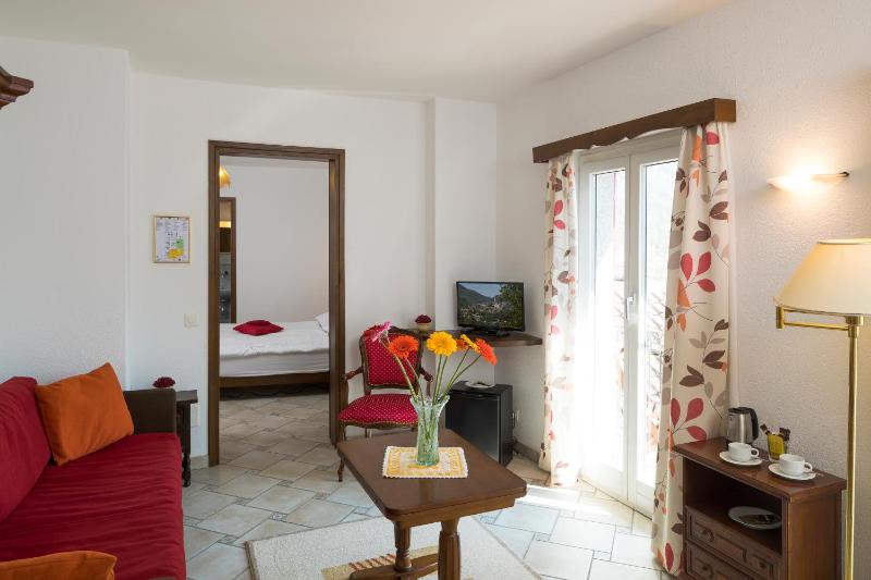 King Room with Mountain View image 3