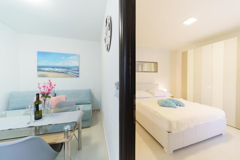 One-Bedroom Apartment image 3