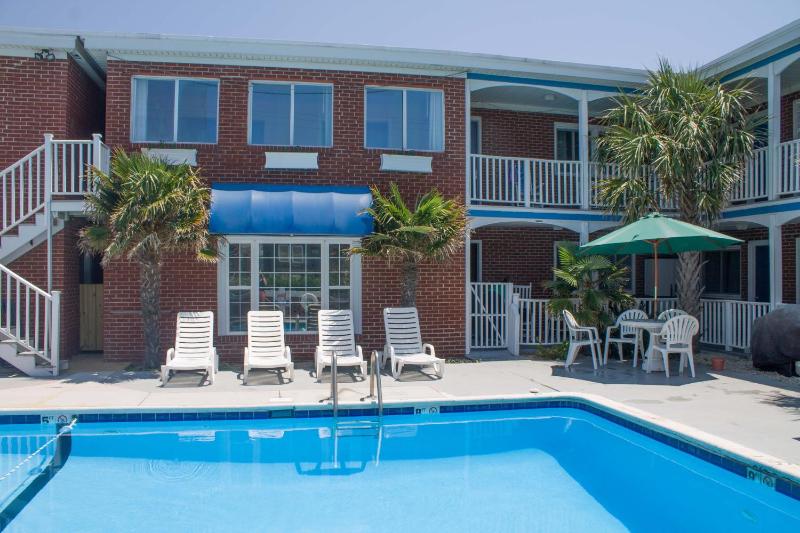 Colonial Inn - image 6