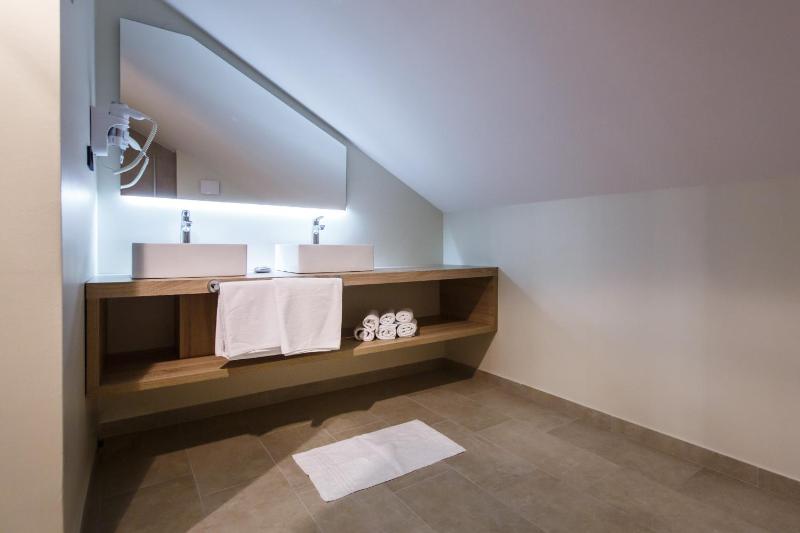 Luxury Suites Bellevue - image 20