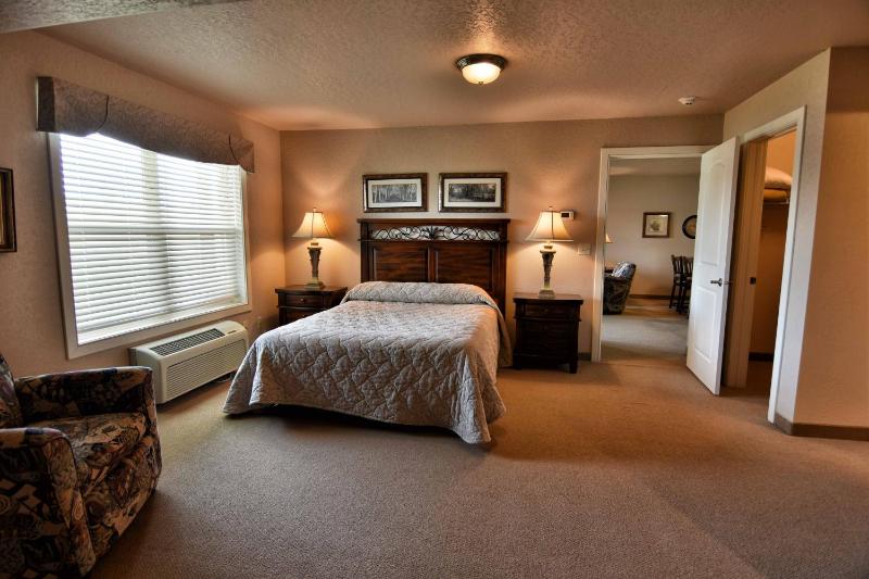 One-Bedroom Apartment image 3