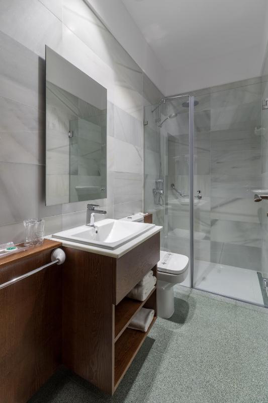 Double Room image 4