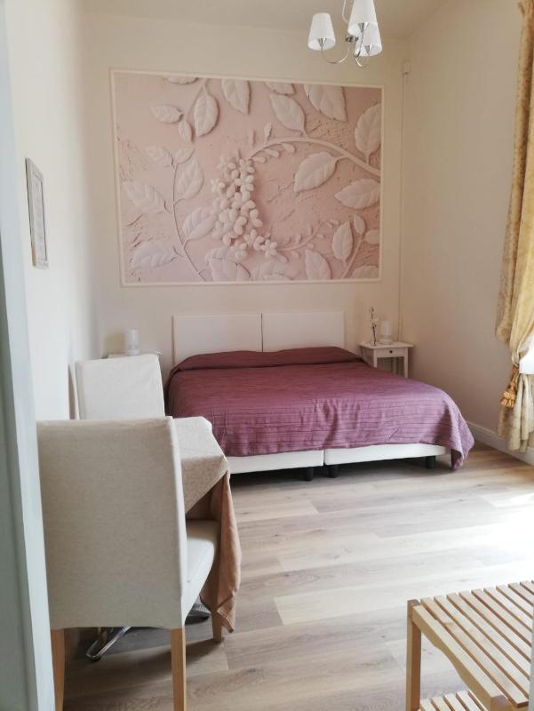 Double Room with Terrace image 4