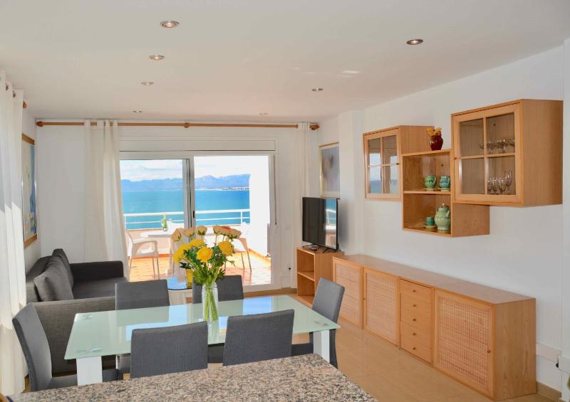 Apartment with Sea View image 2