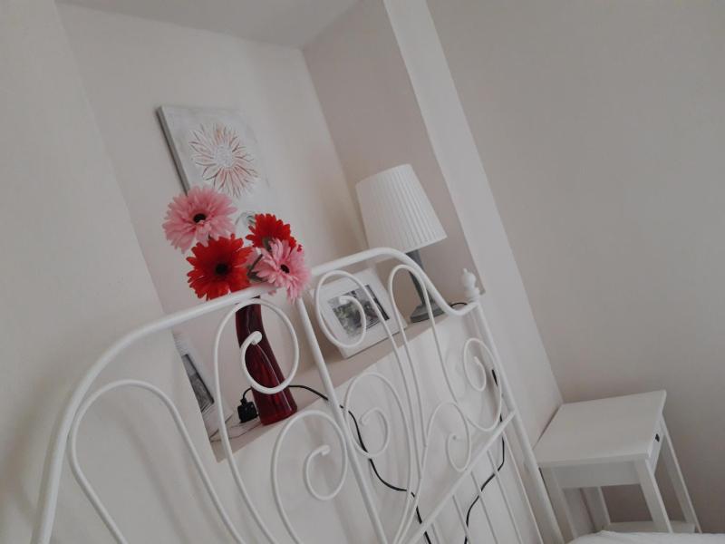 Economy Double Room image 3