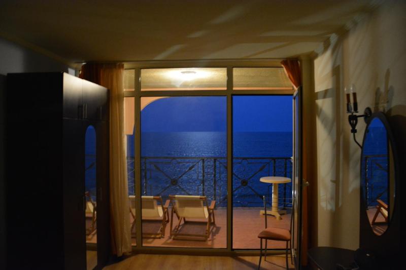 Apartment with Sea View image 1