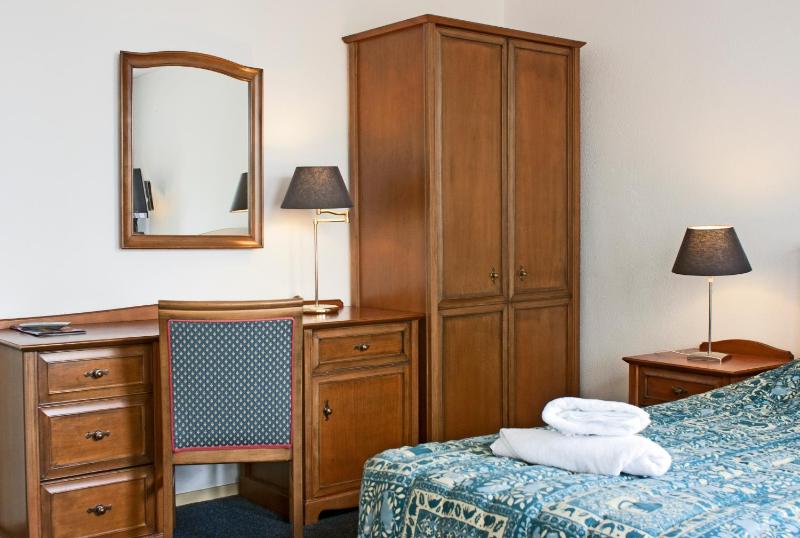 Hotel Prins Hendrik - image 8