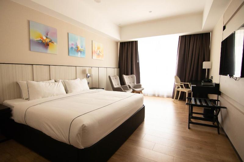 Superior King Room image 1