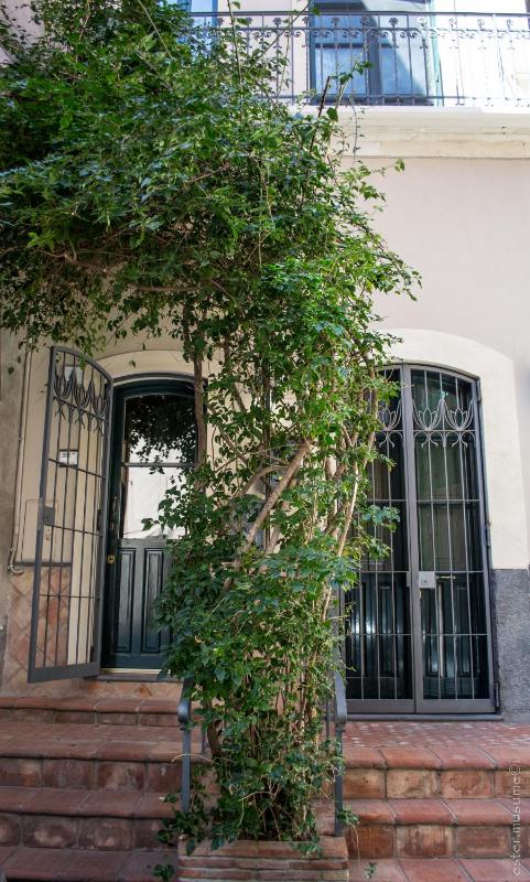One-Bedroom Apartment - Split Level image 2
