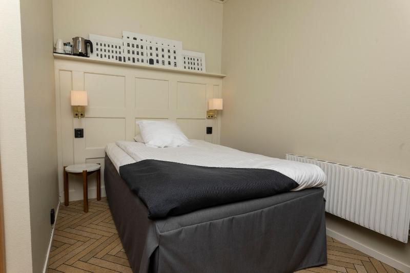 Economy Single Room - Non-Smoking image 3