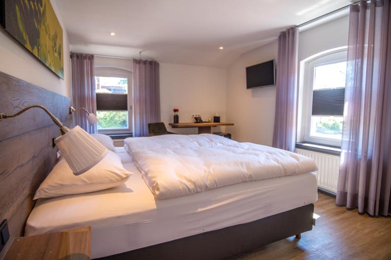 Suite with City View image 3