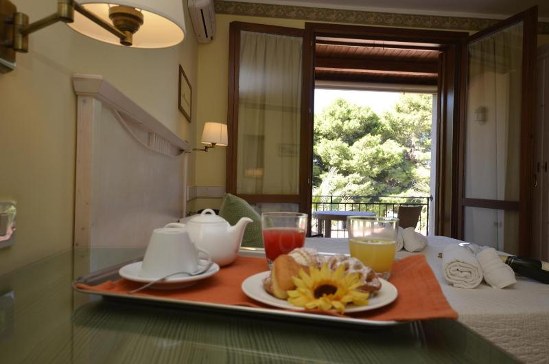 King Room with Balcony image 3