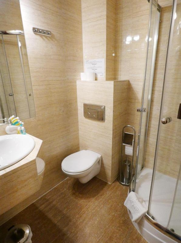 Superior Triple Room image 2