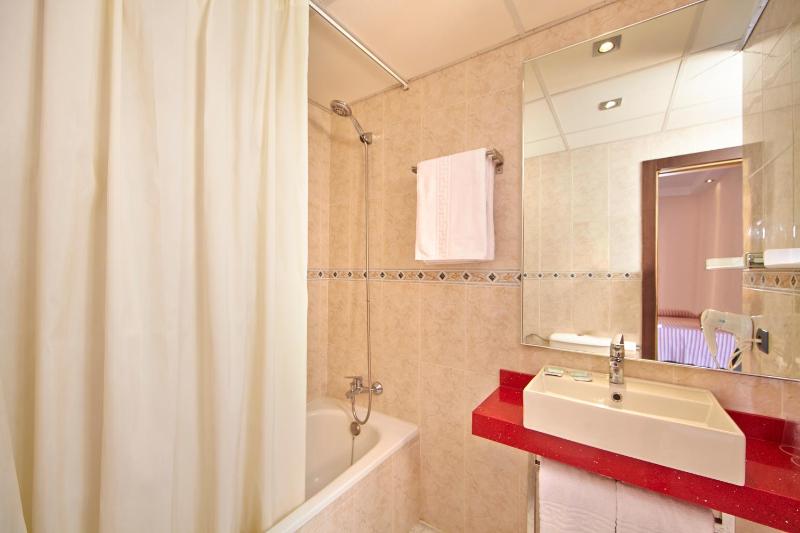 Double Room (2 Adults + 1 Child) image 3