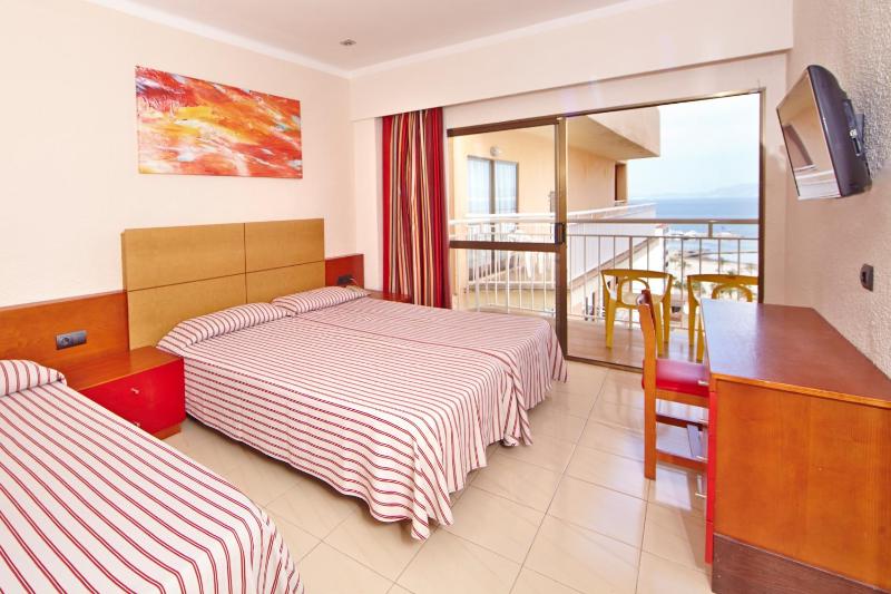 Double Room (2 Adults + 1 Child) image 4