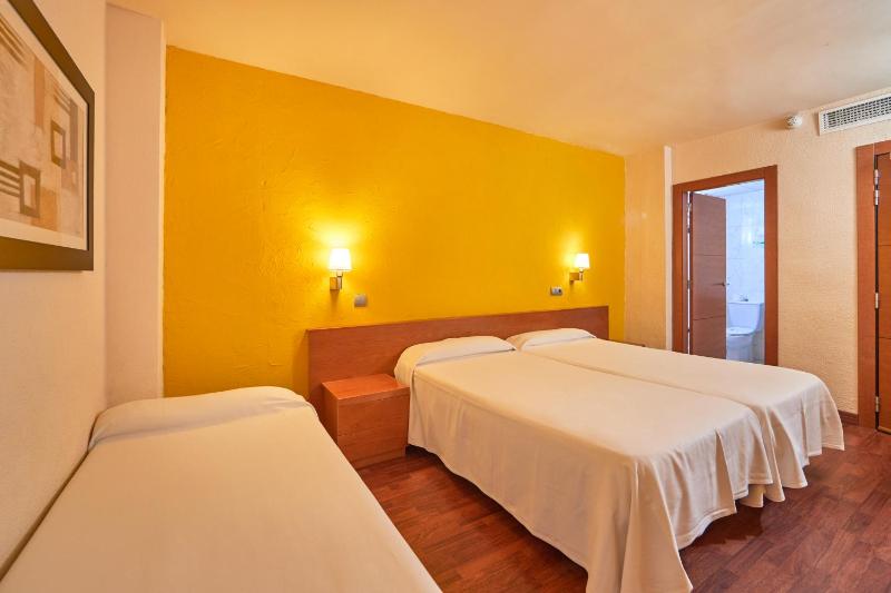 Twin Room with Sea View image 1