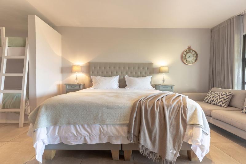 Sunrise Bay Self Catering - image 5