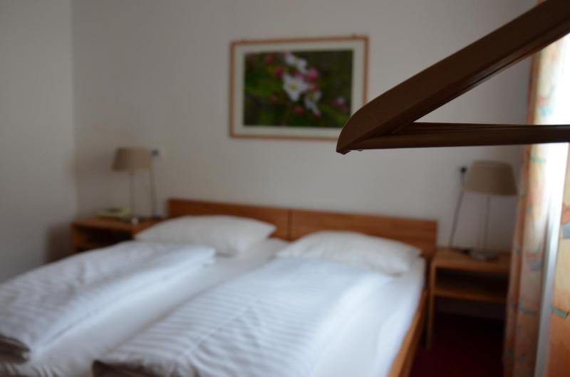 Double Room image 4