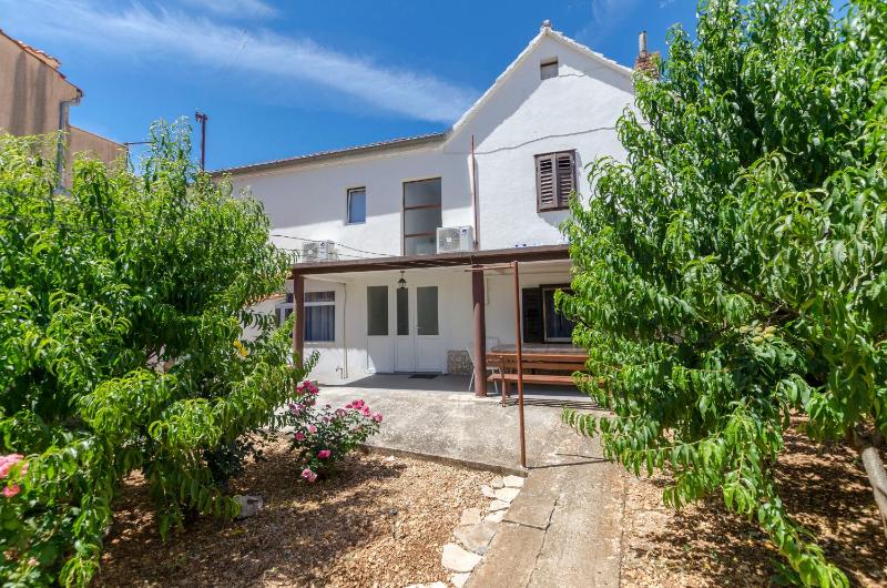 Apartments Katica - image 1