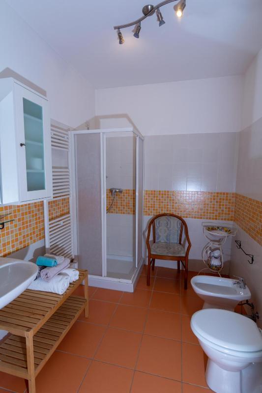 Double Room image 3