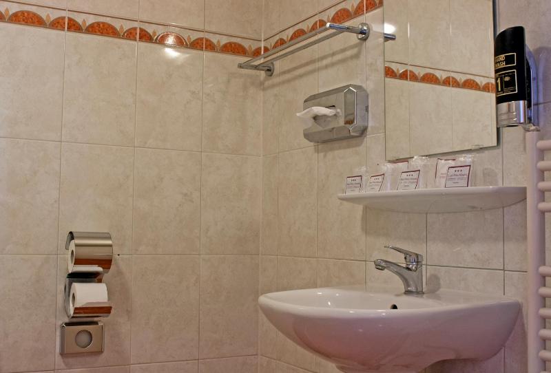Hotel Prins Hendrik - image 7