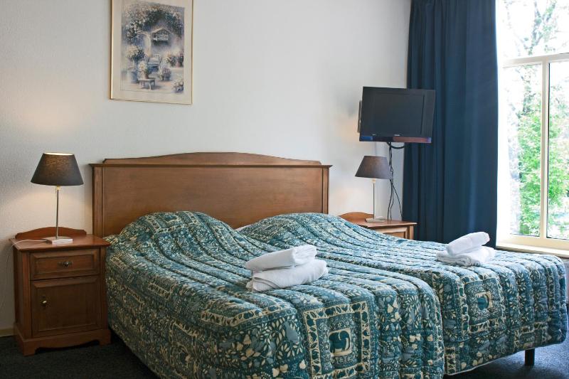 Hotel Prins Hendrik - image 12