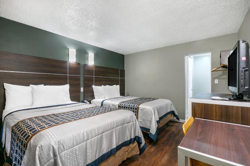 Double Room with Two Double Beds - Non-Smoking image 2