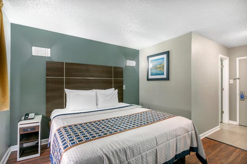 King Room - Non-Smoking image 2