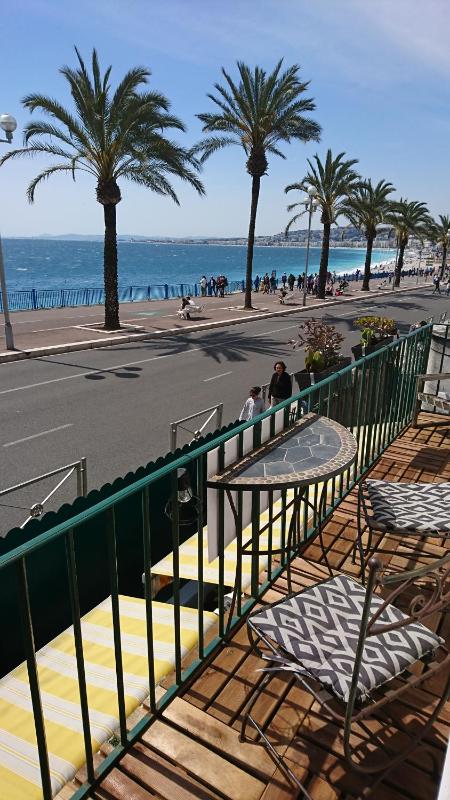 Six-Bedroom Apartment with Sea View image 2