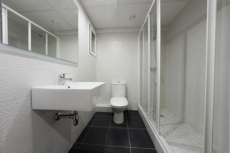 Budget Twin Room without Balcony image 1