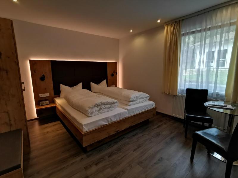 Double Room image 2