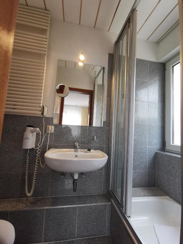 Double Room image 3